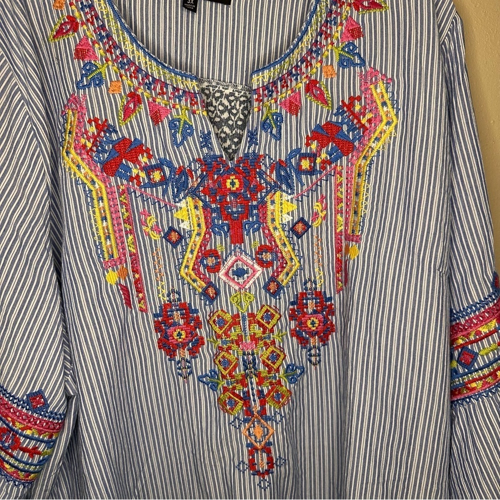 Calessa Embroidered Blue Striped Tunic Size 3X - Picture 2 of 5